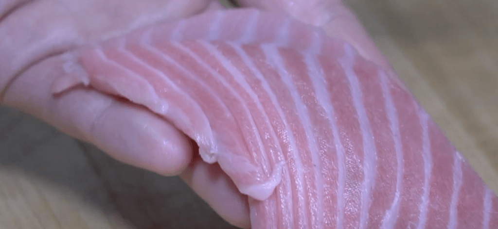 マグロの筋の切り方