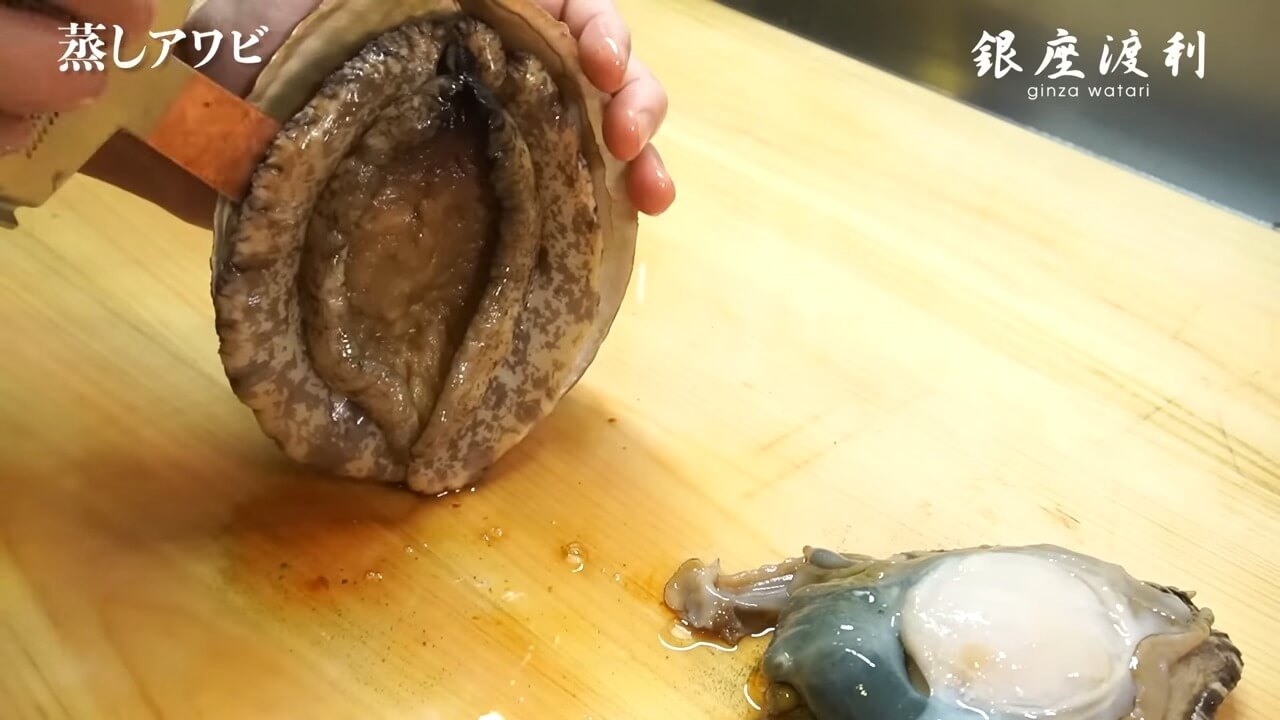 アワビのさばき方!シンプルで美味しい蒸しアワビを作る方法