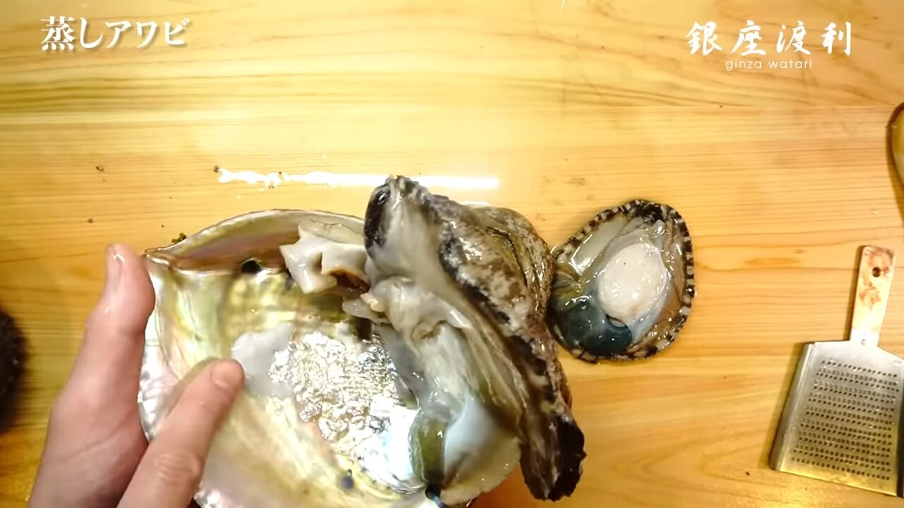 アワビのさばき方!シンプルで美味しい蒸しアワビを作る方法
